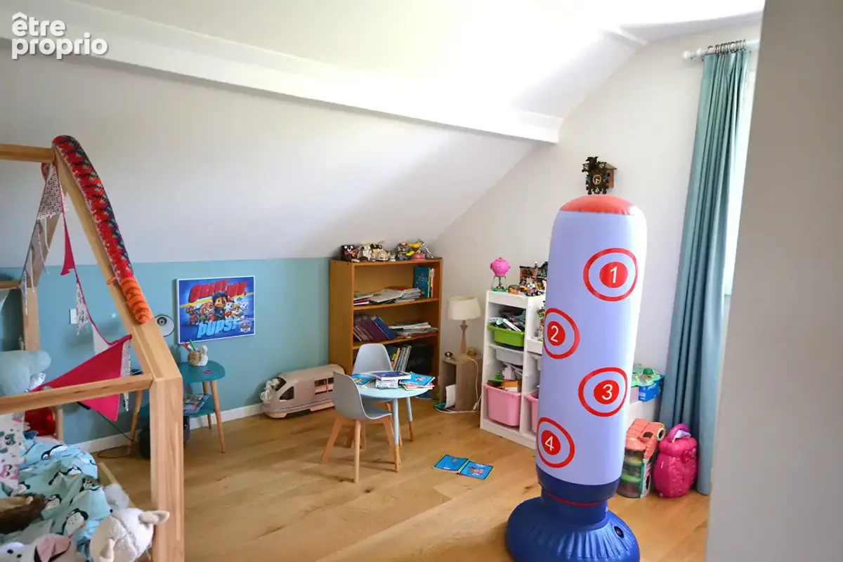 SAINT JORIOZ - Maison familiale de 185 m² au coeur du village à vendre - photo 11