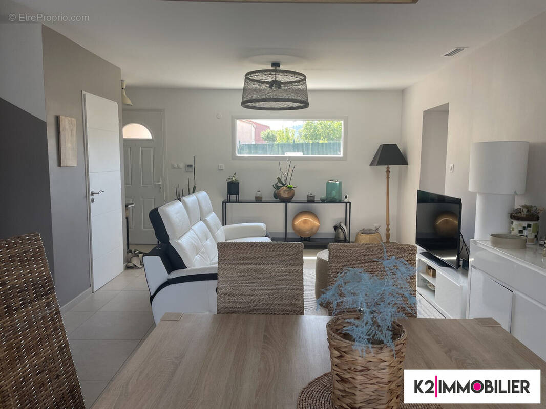 Maison à MONTELIMAR