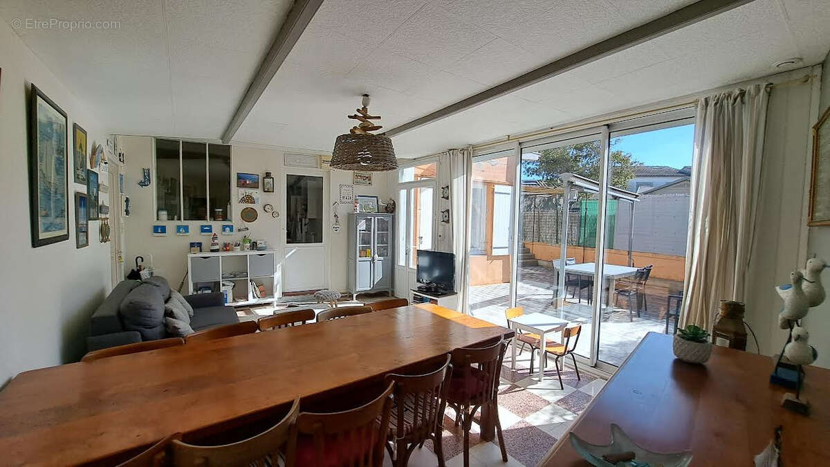 Maison à SAINT-GEORGES-DE-DIDONNE