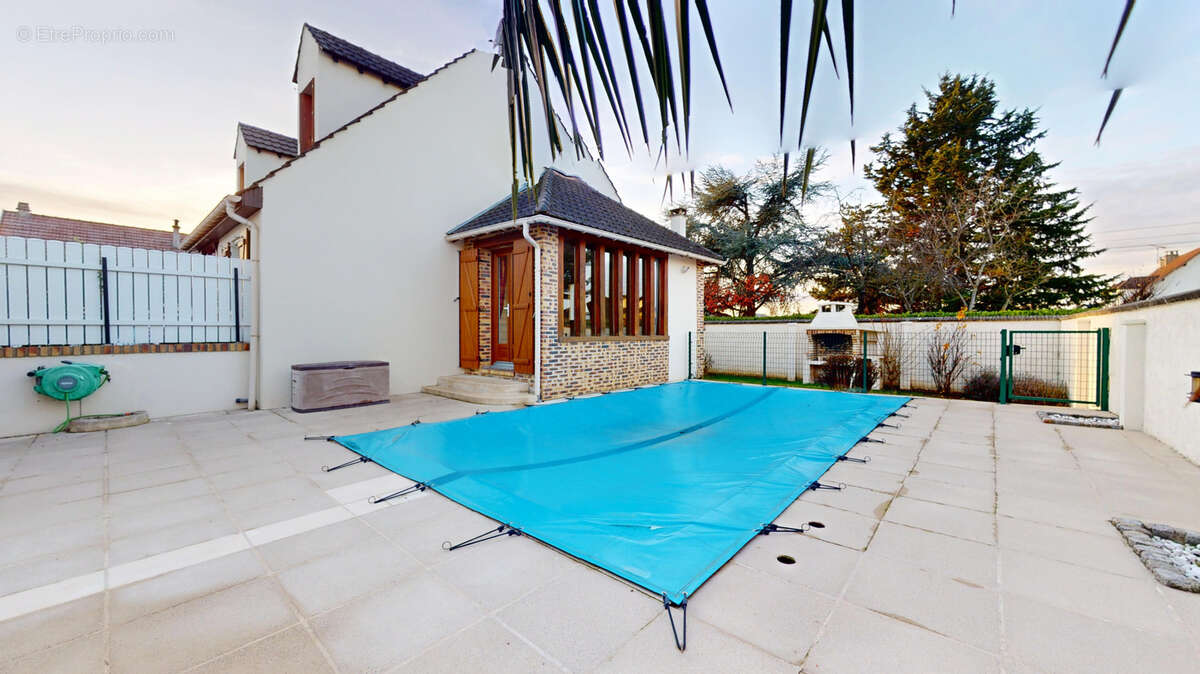 Maison à MONTIGNY-LES-CORMEILLES