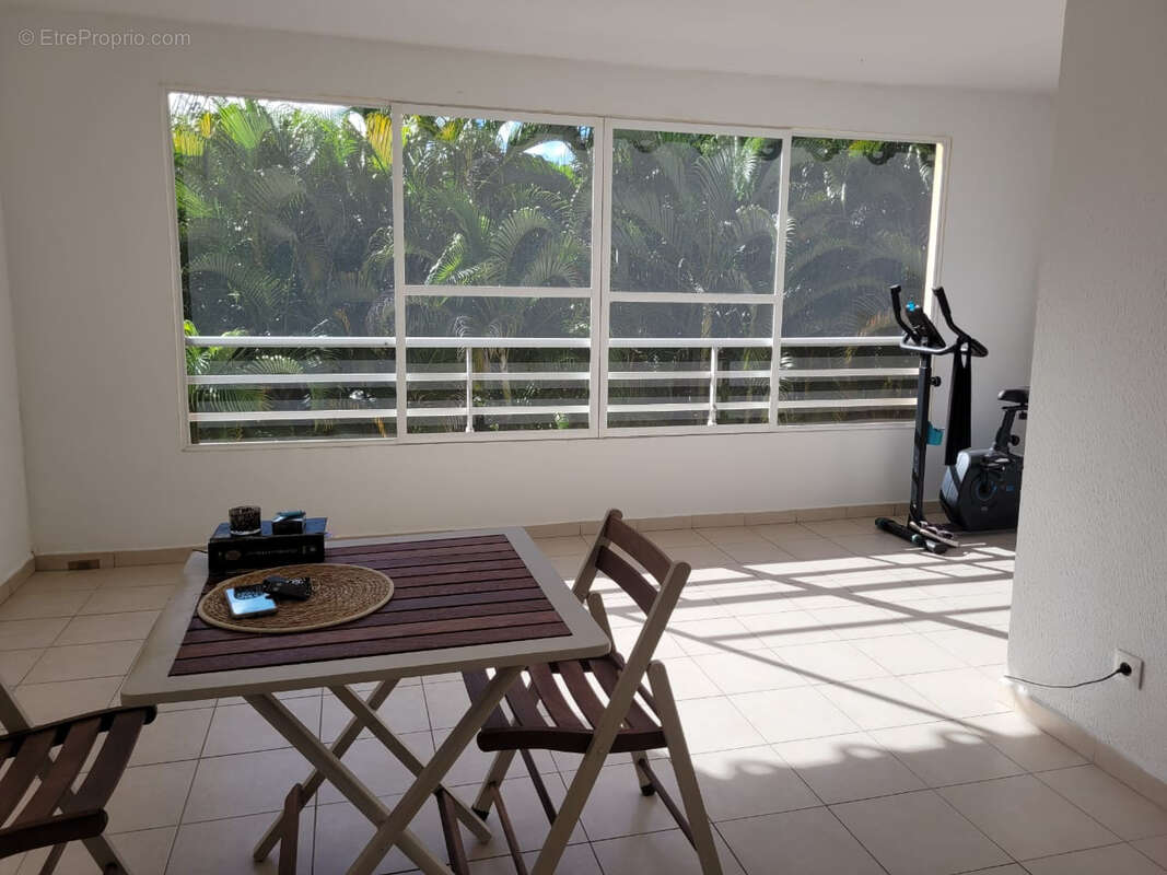 Appartement à BAIE-MAHAULT