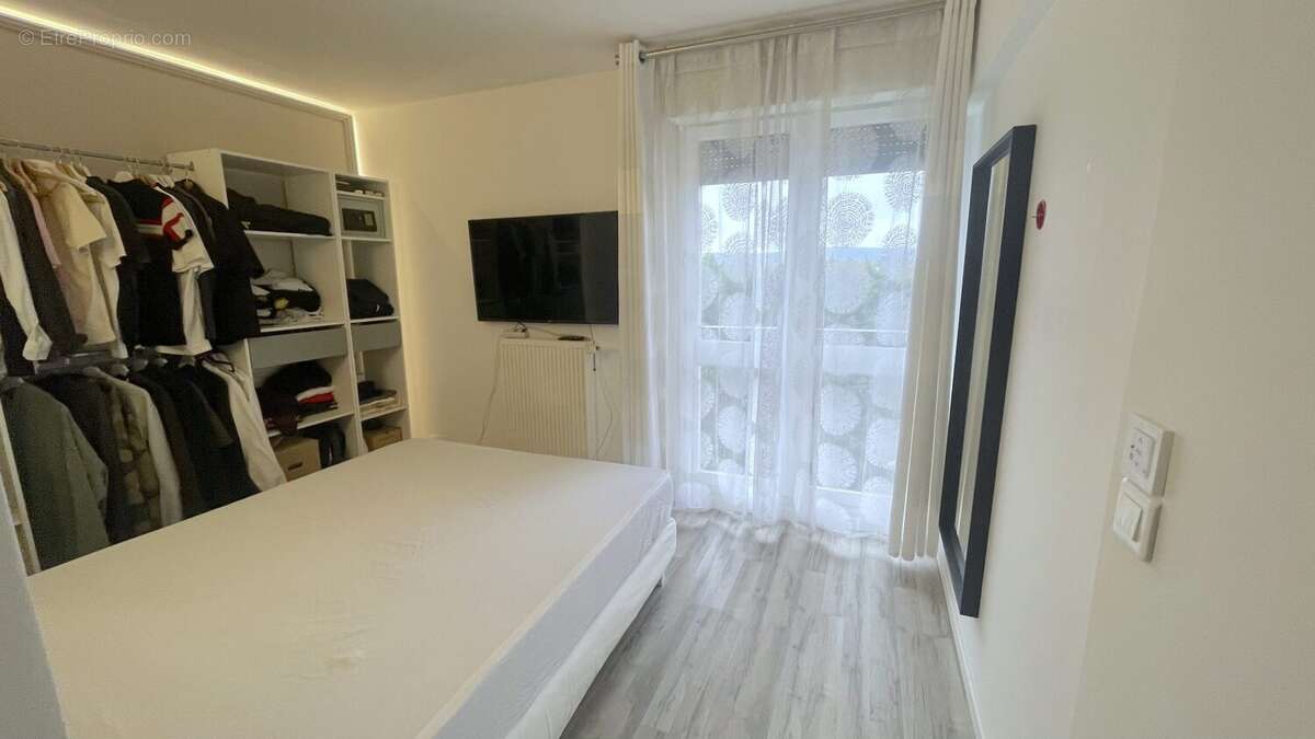 Appartement à LES MUREAUX