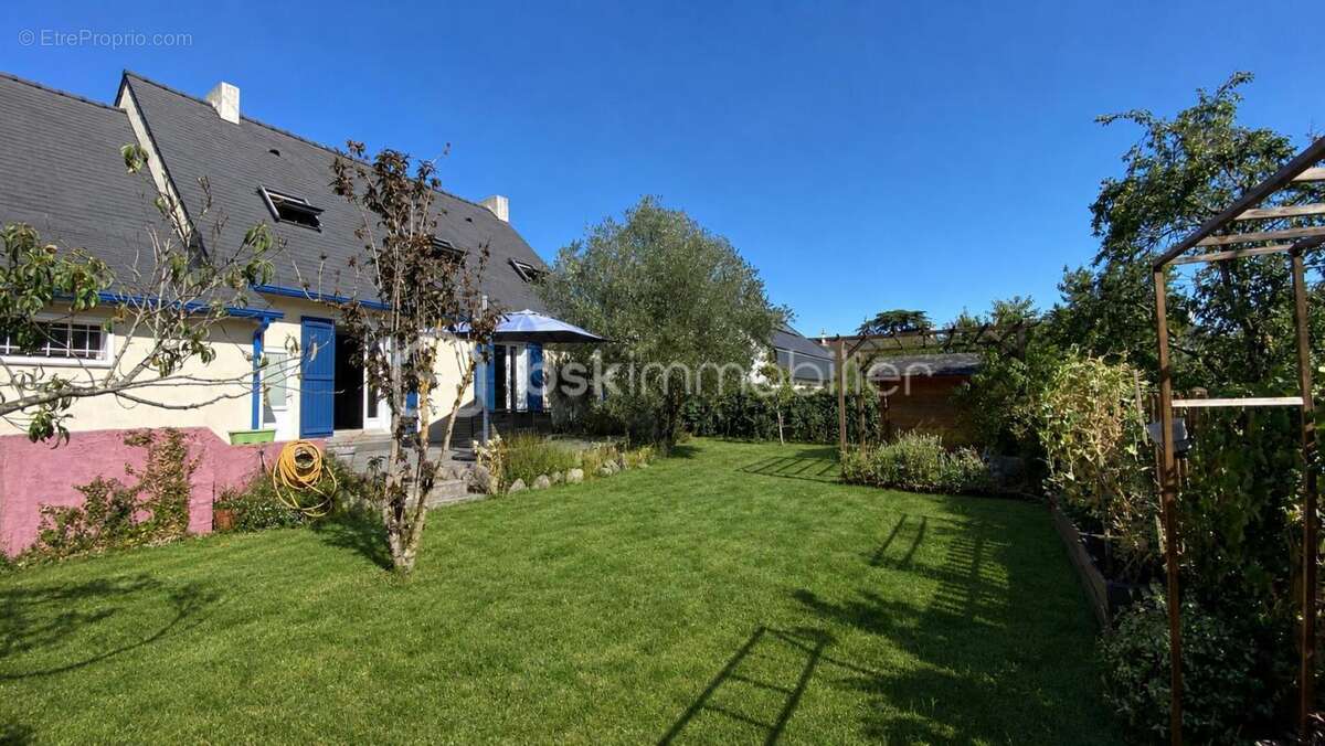 VERTOU/BEAUTOUR : Maison d’env. 157m² au sol, 4/5 chambres, bureau, garage et jardin - photo 7