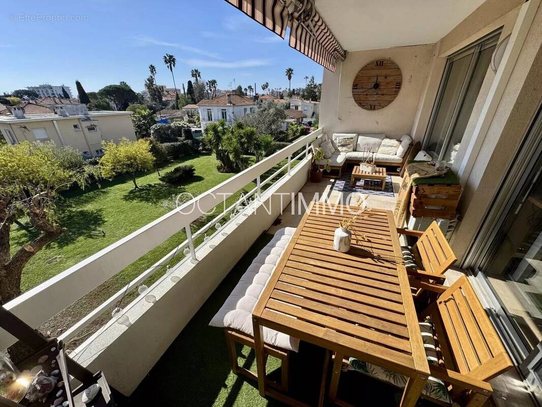 Appartement à VALLAURIS