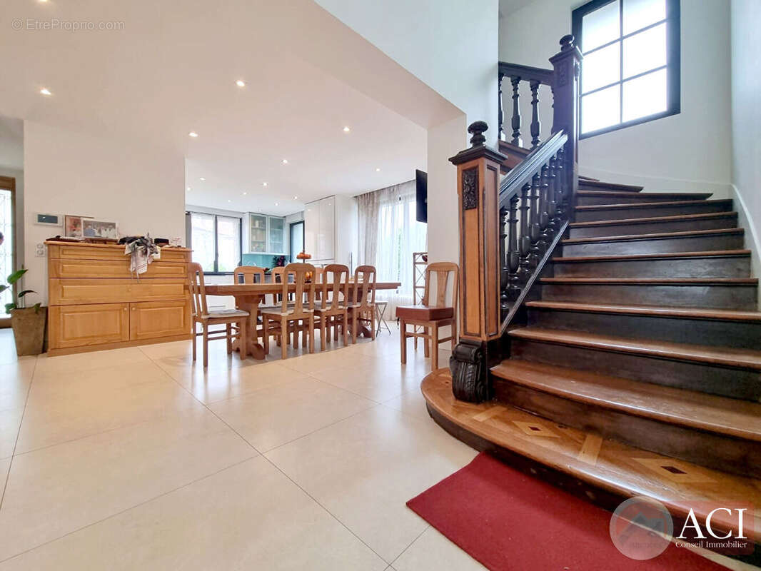 Maison à DEUIL-LA-BARRE