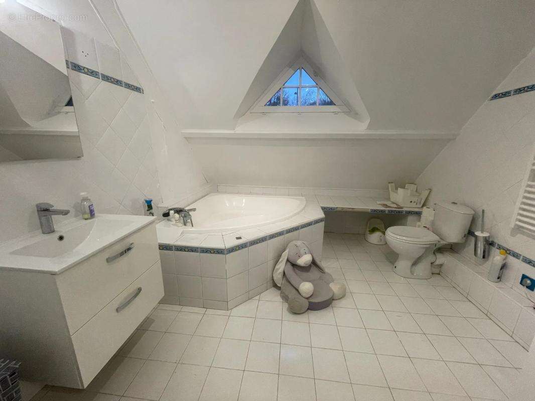 Maison à ROSNY-SUR-SEINE