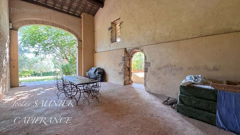 Propriete Lauragaise à vendre 9 pièces proche de CARAMAN (31) - photo 4