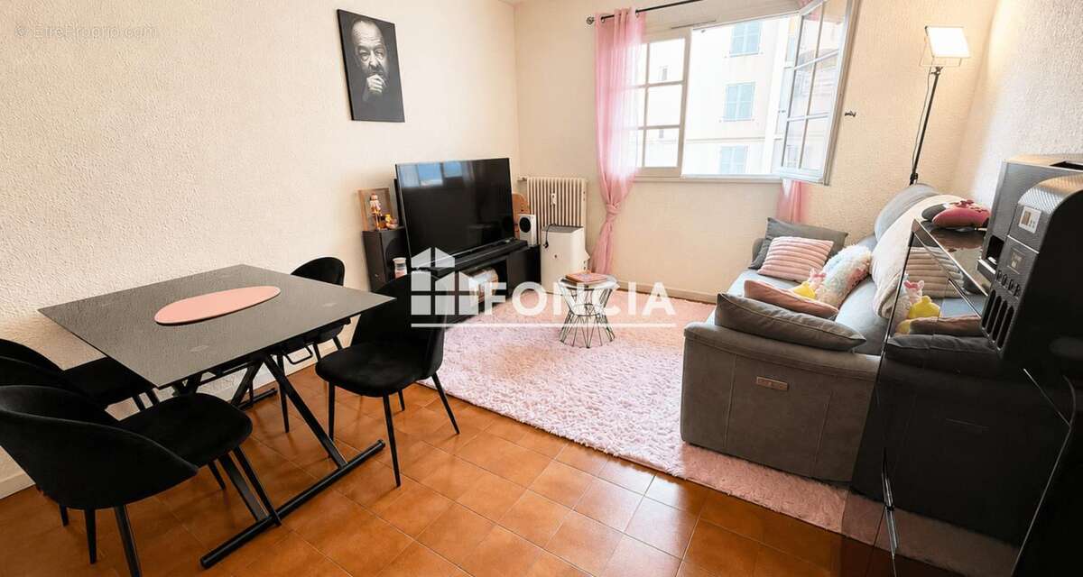 Appartement à VALLAURIS