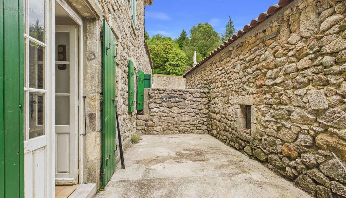 Maison à ROCLES