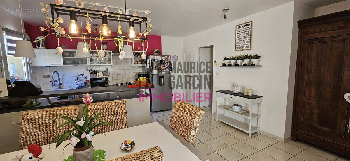 Appartement à L'ISLE-SUR-LA-SORGUE