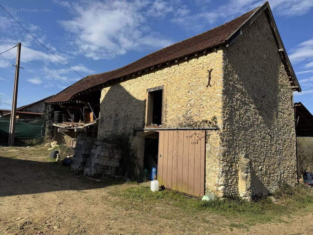 Maison à PIETS-PLASENCE-MOUSTROU