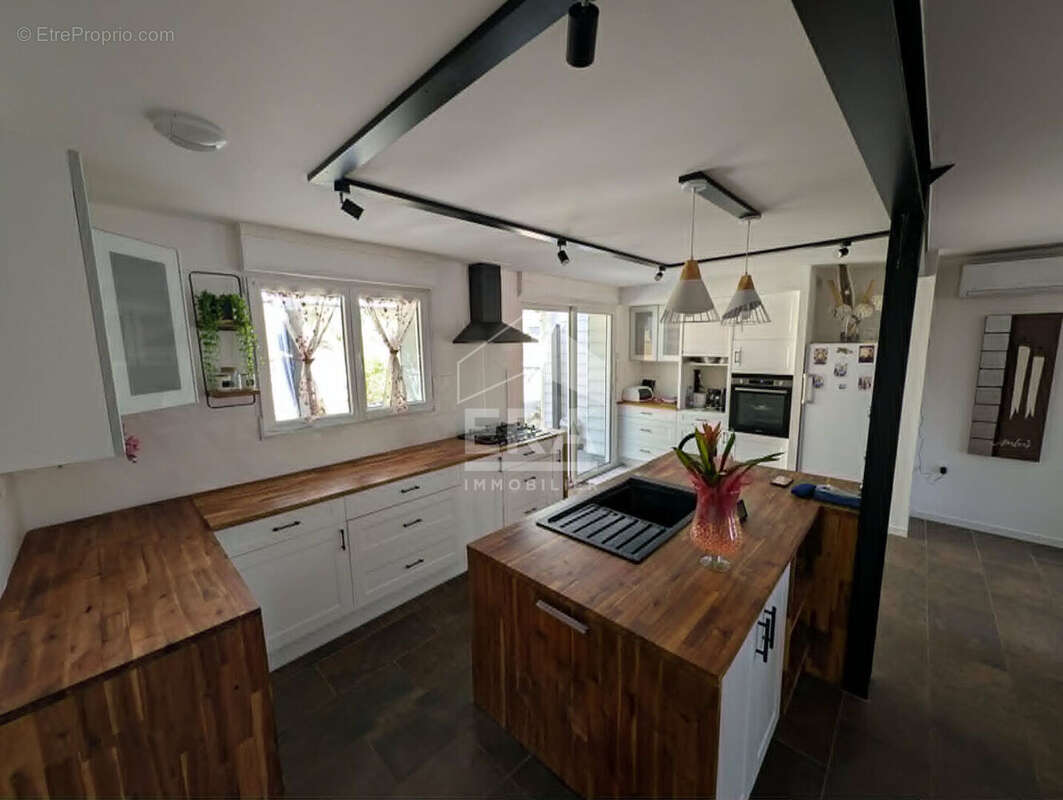 Maison à MONTPON-MENESTEROL