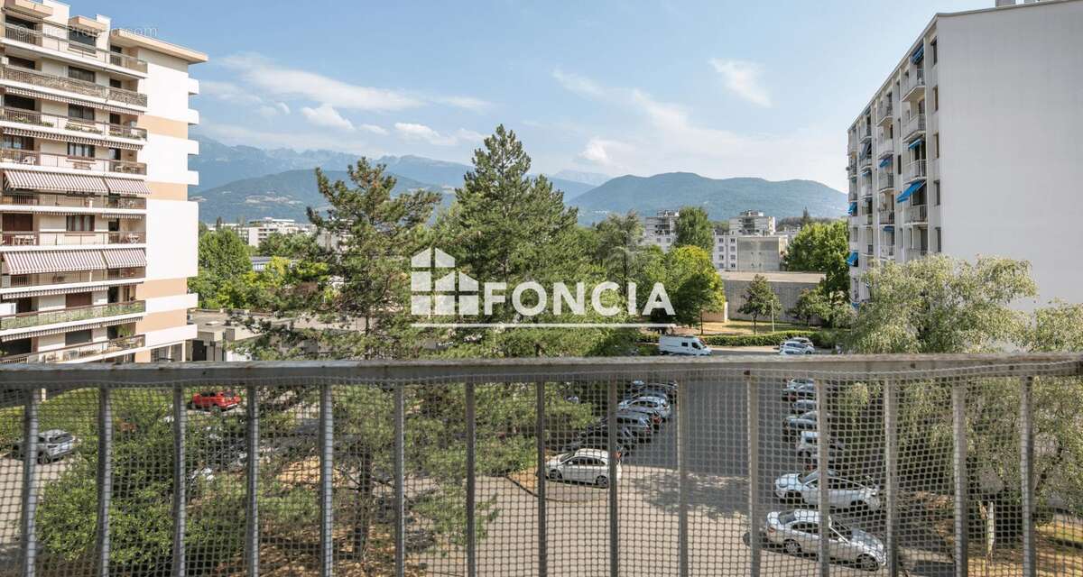 MEYLAN, Secteur Ayguinards, T3 de 56 m2 au 4ème étage avec balcon - photo 2