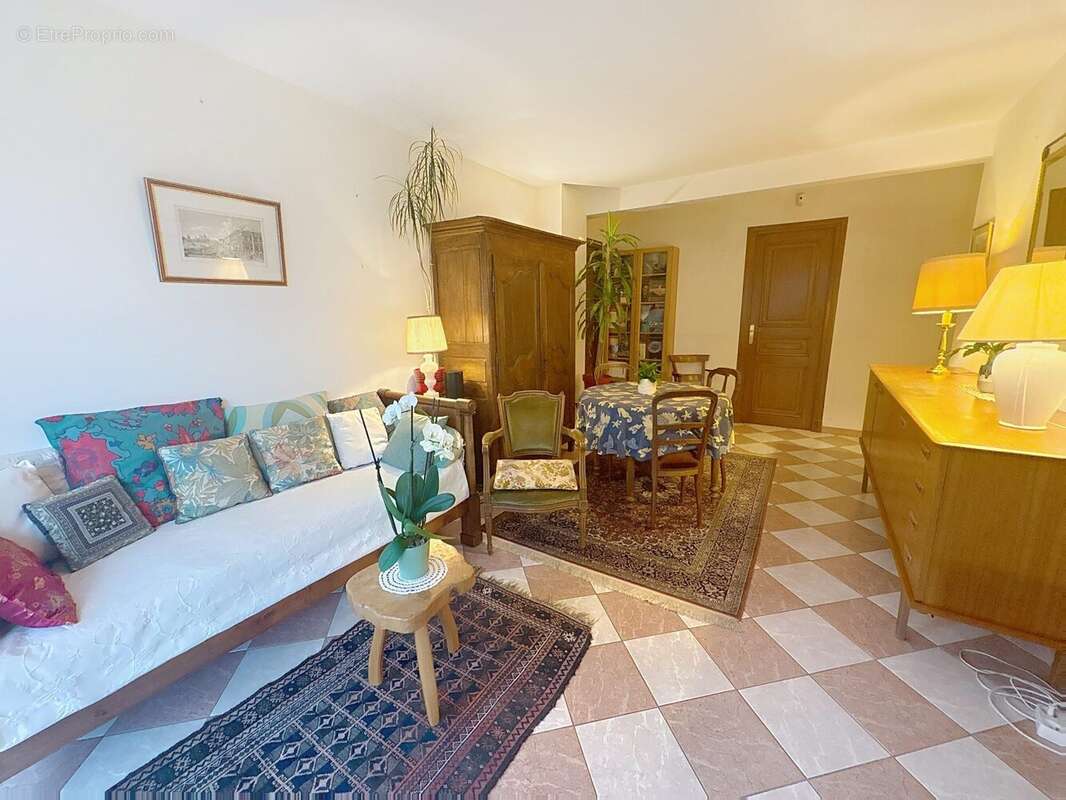 Appartement à L'HAY-LES-ROSES