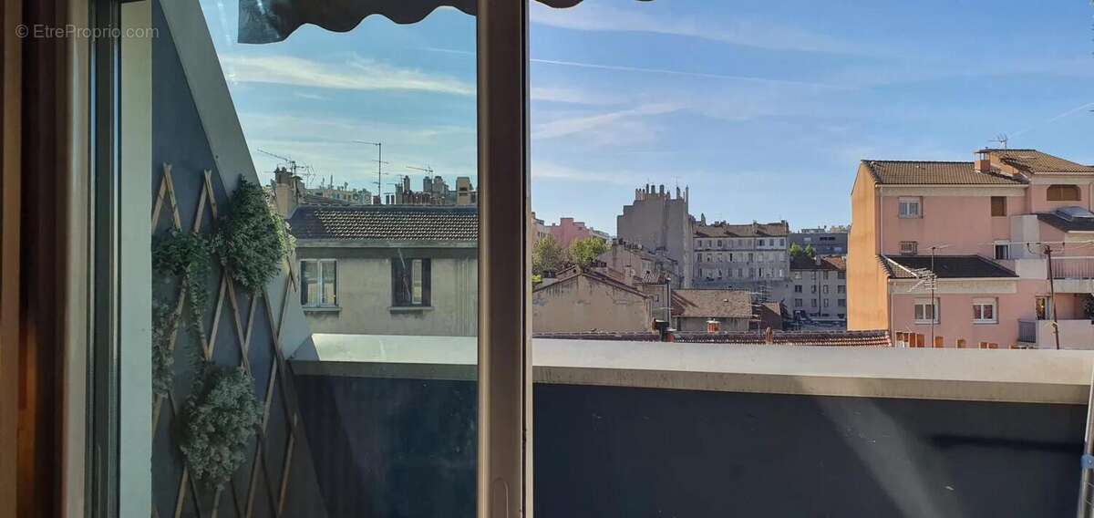 Appartement à MARSEILLE-3E
