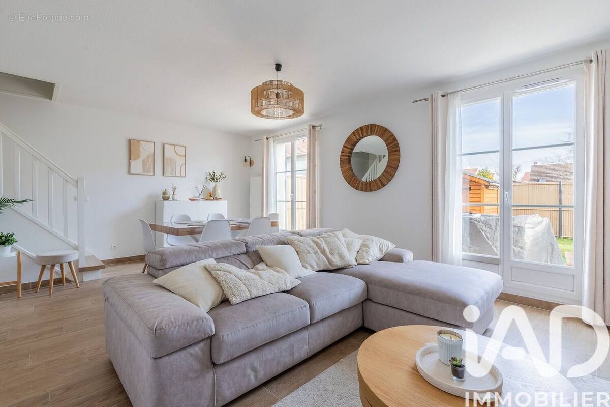 Photo 1 - Maison à MAROLLES-EN-HUREPOIX