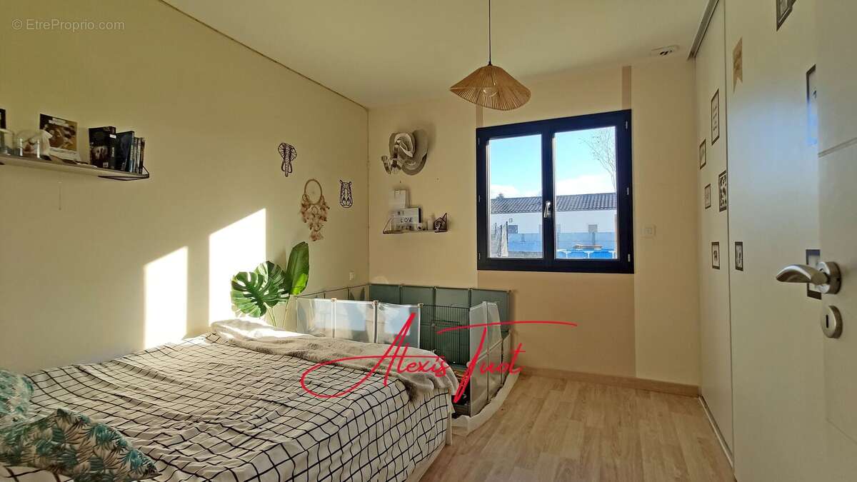 Maison à AMBARES-ET-LAGRAVE