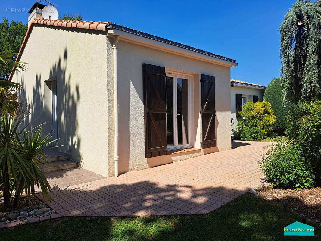 Maison à ROCHESERVIERE