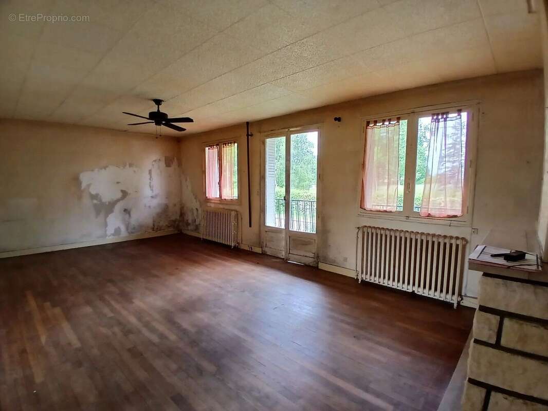 Maison à CERCY-LA-TOUR