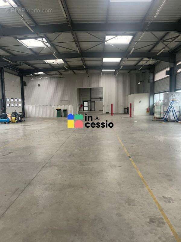 À vendre – superbe bâtiment d'activité – 30 minutes du - photo 2
