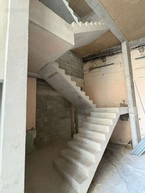 Autre à REIMS