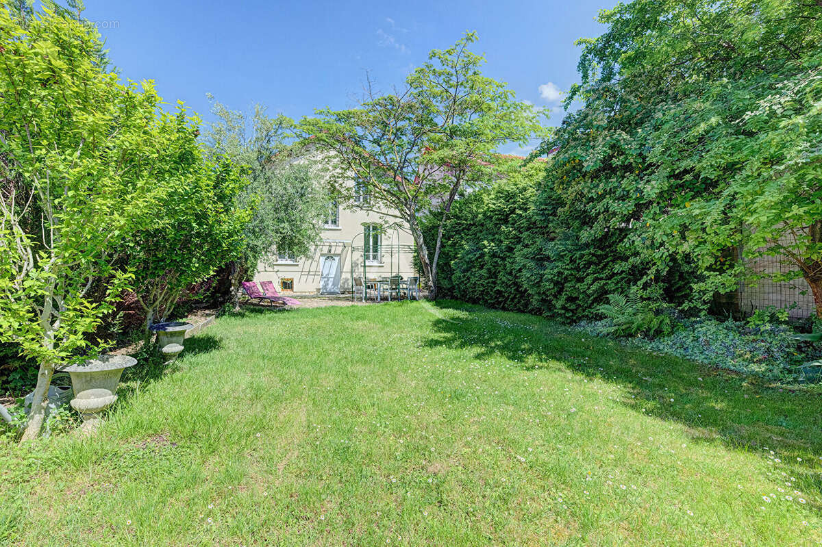 Maison à LE PERREUX-SUR-MARNE
