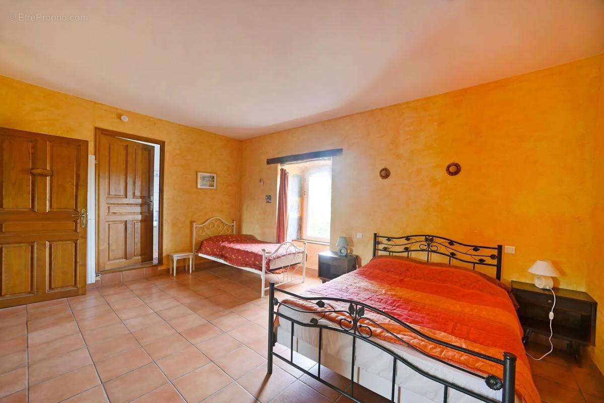 Maison à SAINT-ALBAN-AURIOLLES