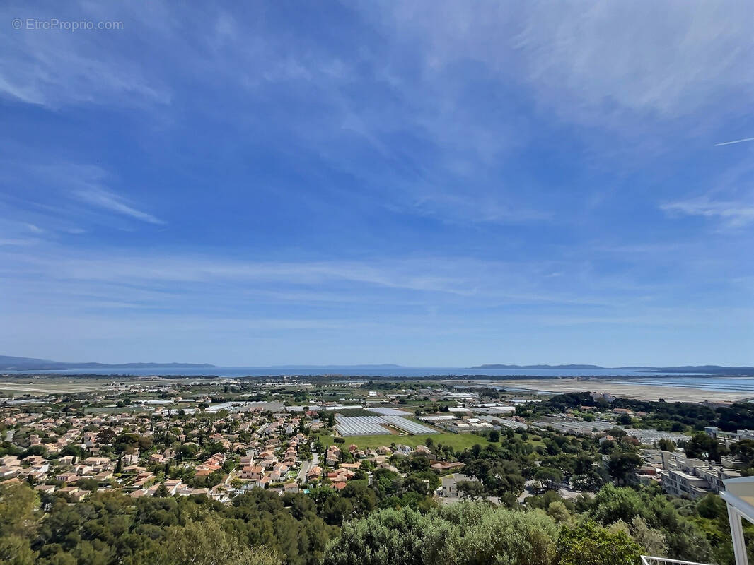 Appartement à HYERES