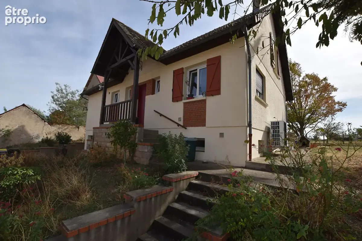 Proche Saint Pourçain sur Sioule, maison familiale de 5 chambres - photo 11