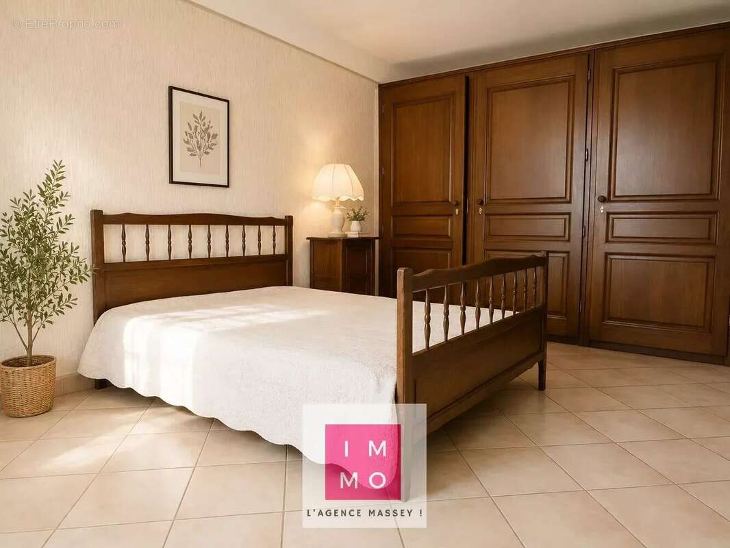 Maison familiale de 140 m² avec grand garage, atelier et jardin clos - photo 9