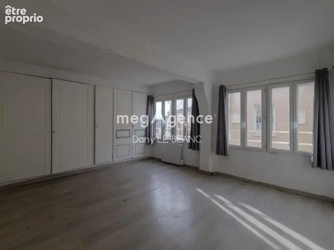 Immeuble 5 lots libres, 290 m², centre-ville - photo 5