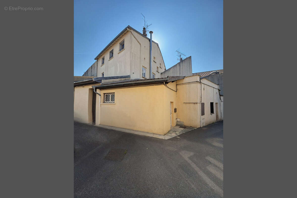 Appartement à SAINT-GENIS-LAVAL