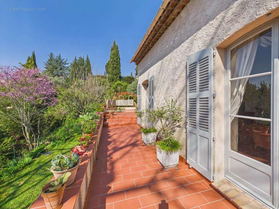 Maison à MONTAUROUX