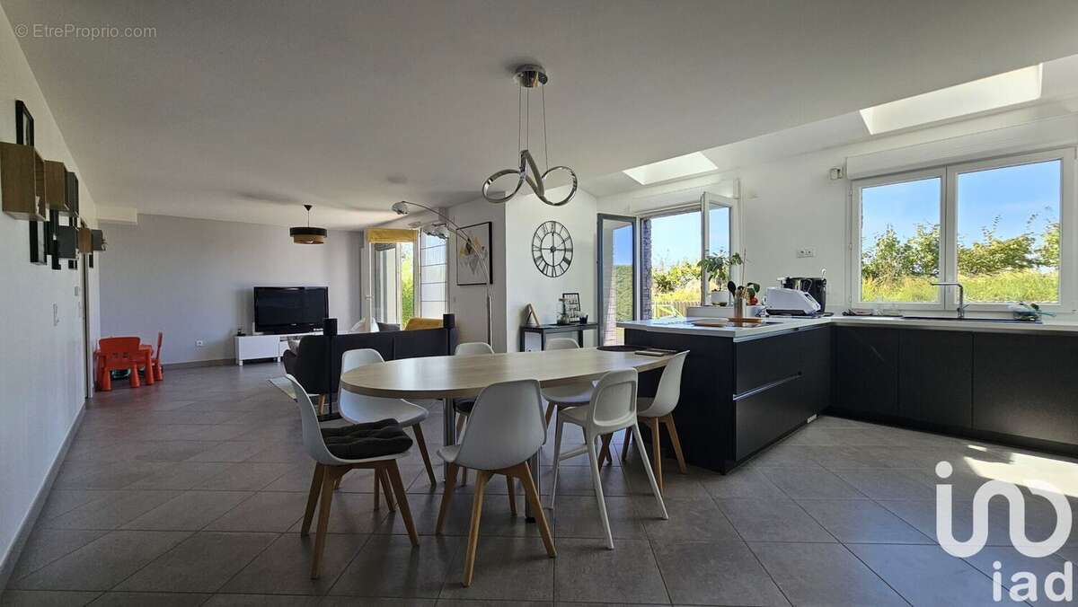 Photo 4 - Maison à CRESPIERES