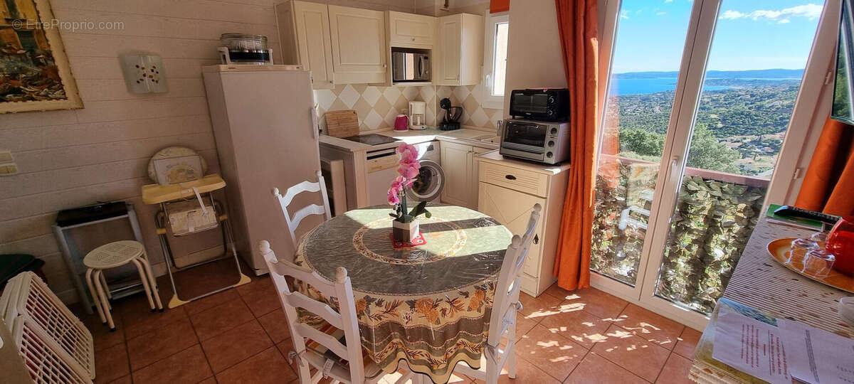 Appartement à LES ISSAMBRES