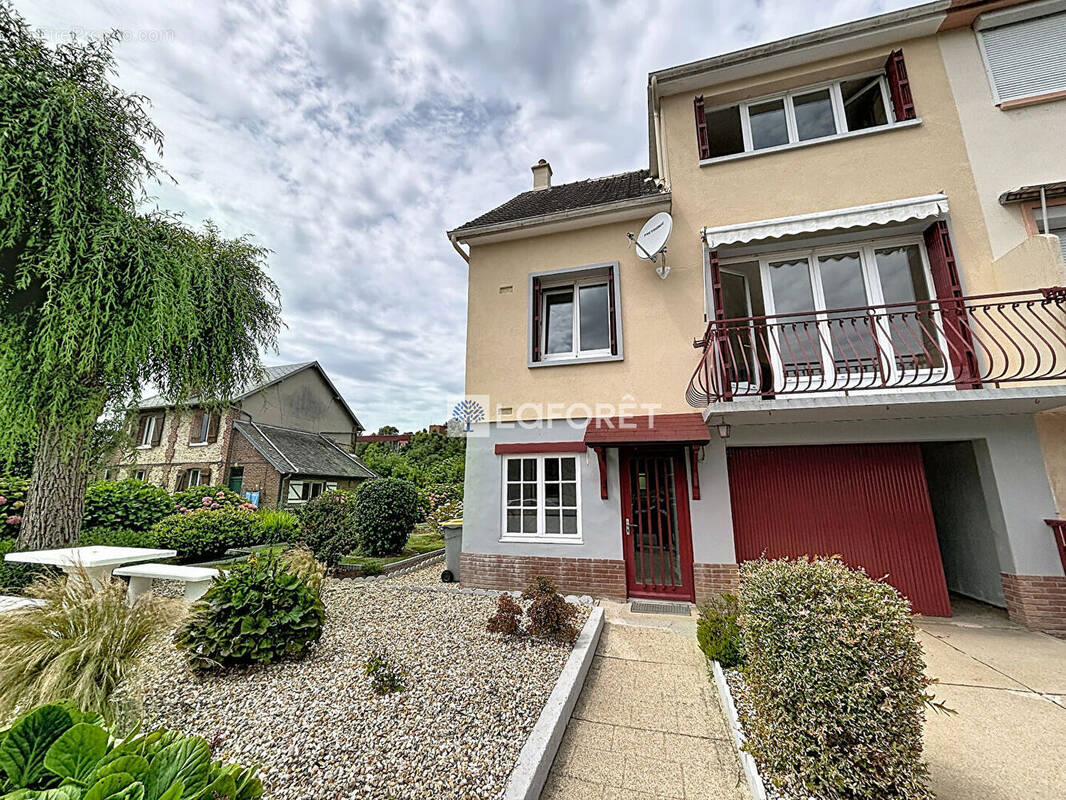 Maison à COLLEVILLE