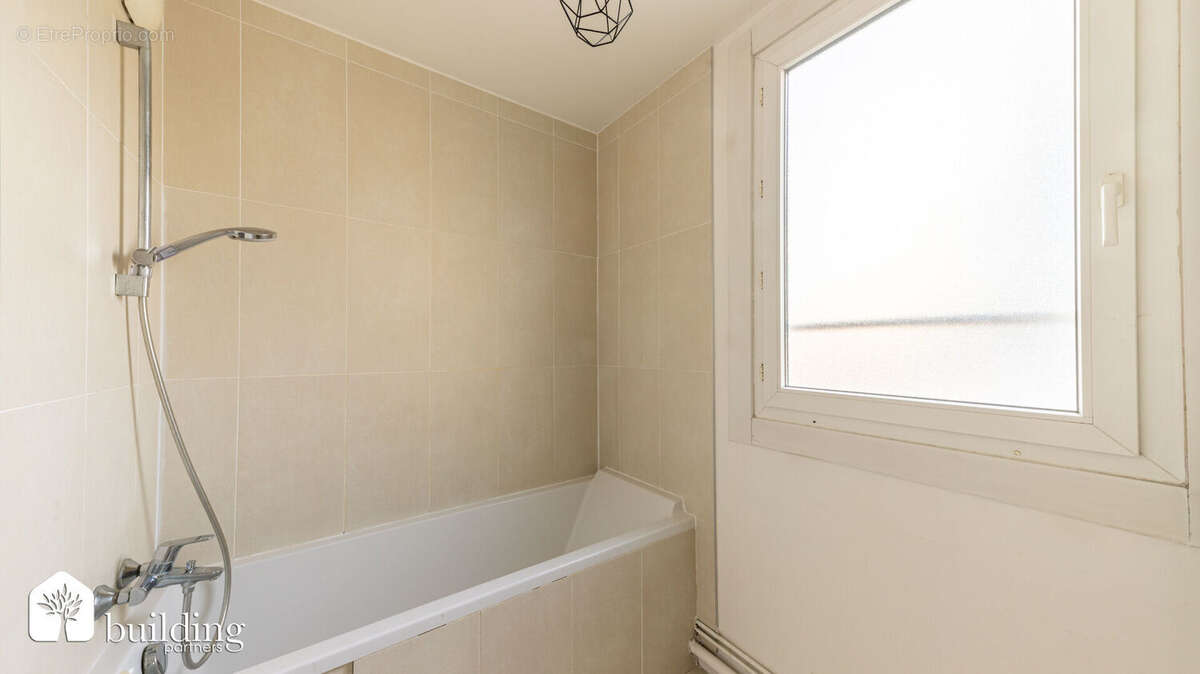 Appartement à COURBEVOIE