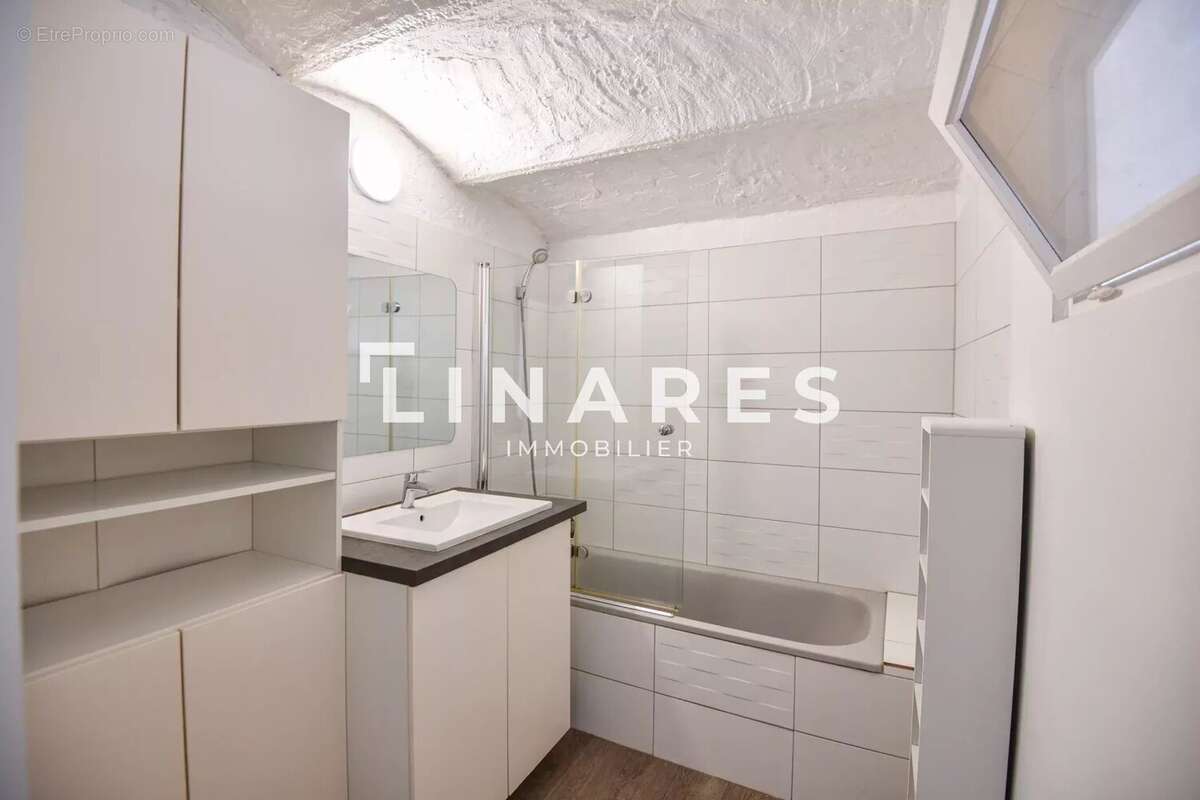 Appartement à MARSEILLE-4E