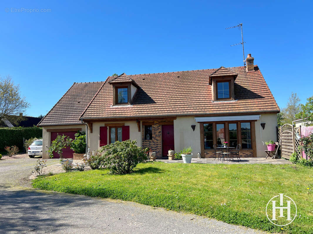 Maison à LA GROUTTE