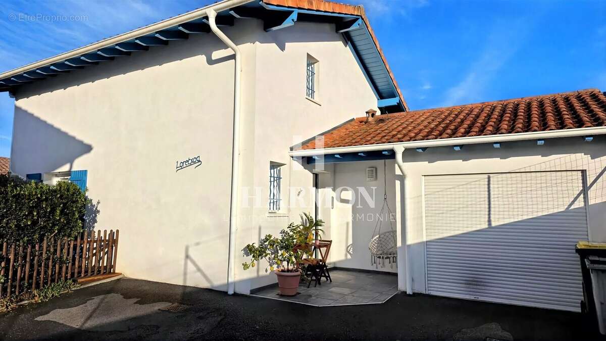 Maison à BASSUSSARRY