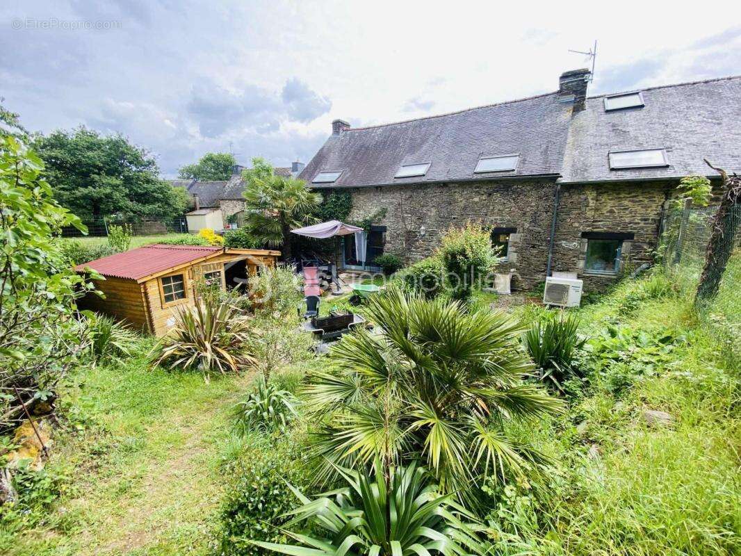 Maison à LOYAT