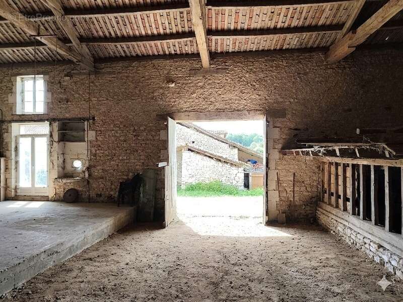 Grange à vendre 1 pièces VARAIGNES (24) - photo 8