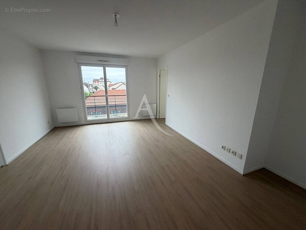 Appartement à LE BLANC-MESNIL