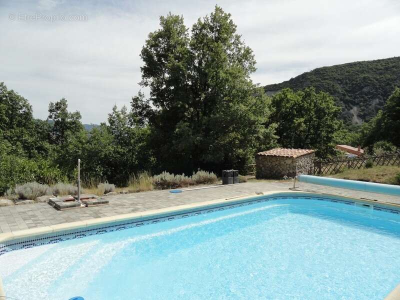 Maison à ENTREPIERRES