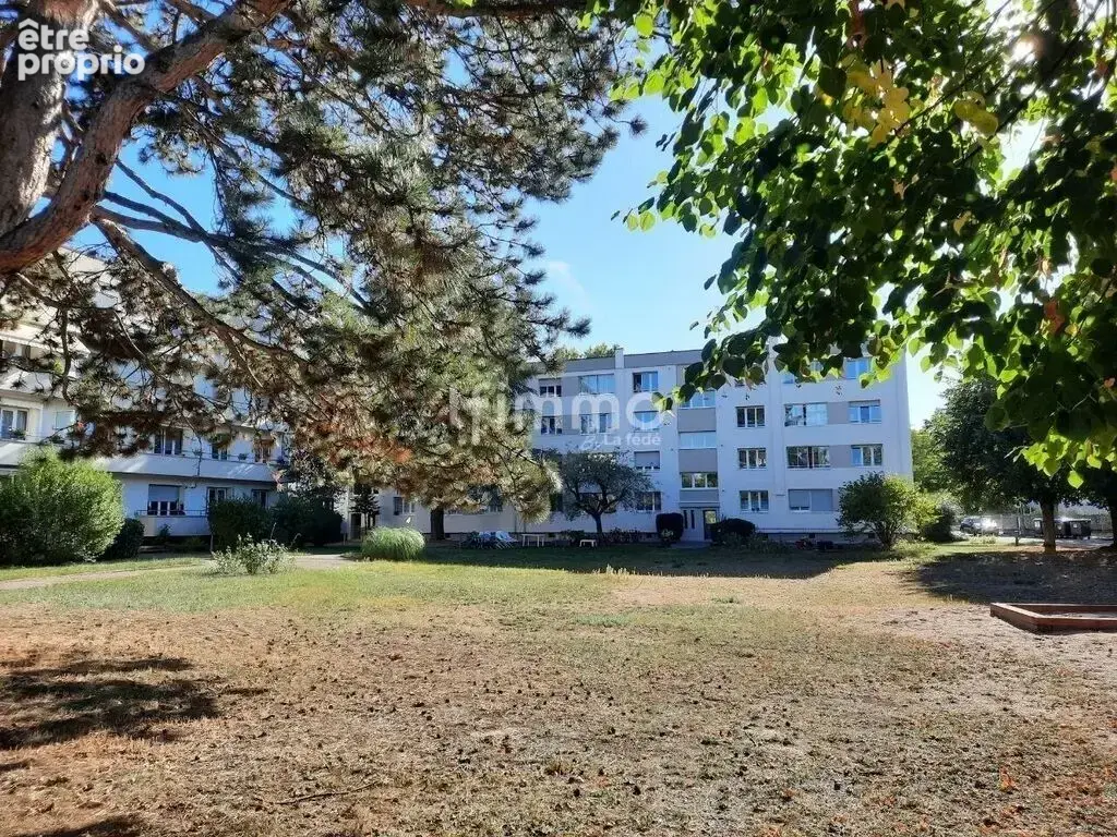 Bel appartement 5 p 113 m² env. avec balcon, garage et cave - photo 17
