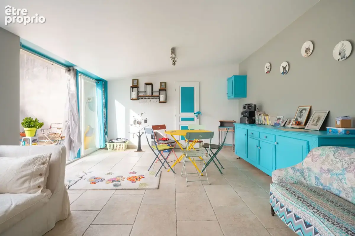 Une propriété pleine de charme comprenant deux appartements indépendants avec deux entrées séparées sur un ter - photo 23