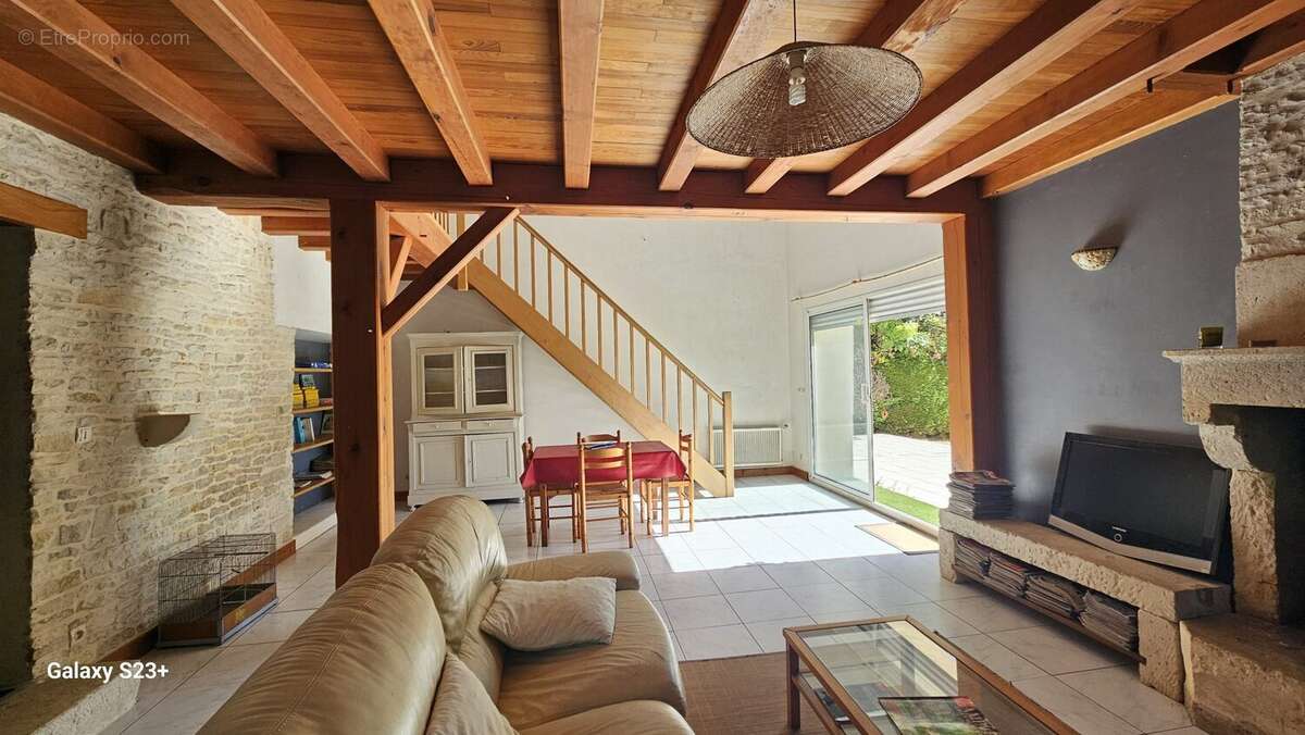 Maison 152 m² à Le Vanneau-Irleau  - photo 7