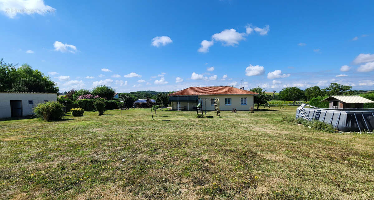 Maison à SEYCHES