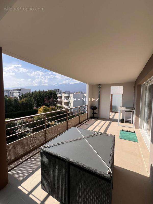 Appartement à SAINT-GENIS-POUILLY