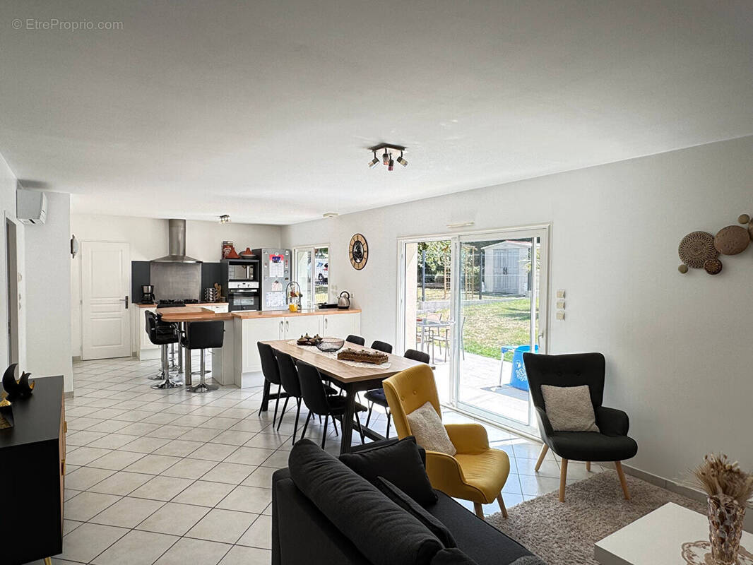 Maison à TONNAY-CHARENTE